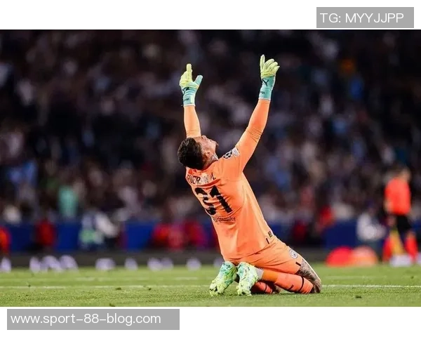 神奇扑救！王大雷在第18分钟成功挡住叶楚贵的近距离头球射门